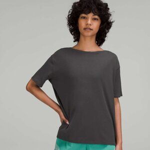 Lululemon Back in Action Short Sleeve T-Shirt *Nulu in Graphite Grey Size 0